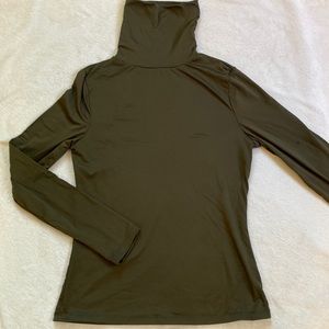 QED London olive green fleece lined soft snug fit turtleneck Size S
